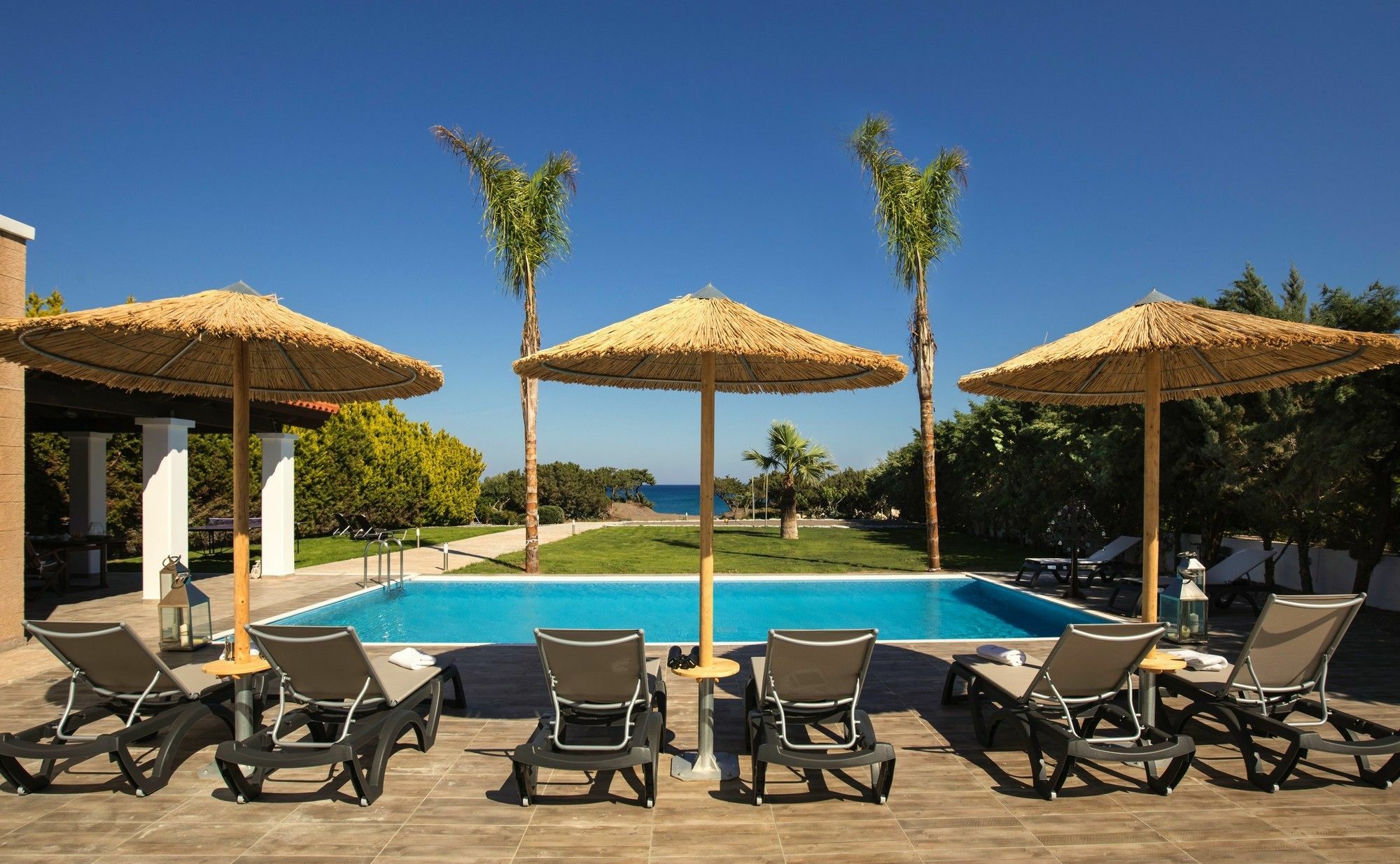 Antonoglou - Waterfront Luxury Retreat Lachaniá