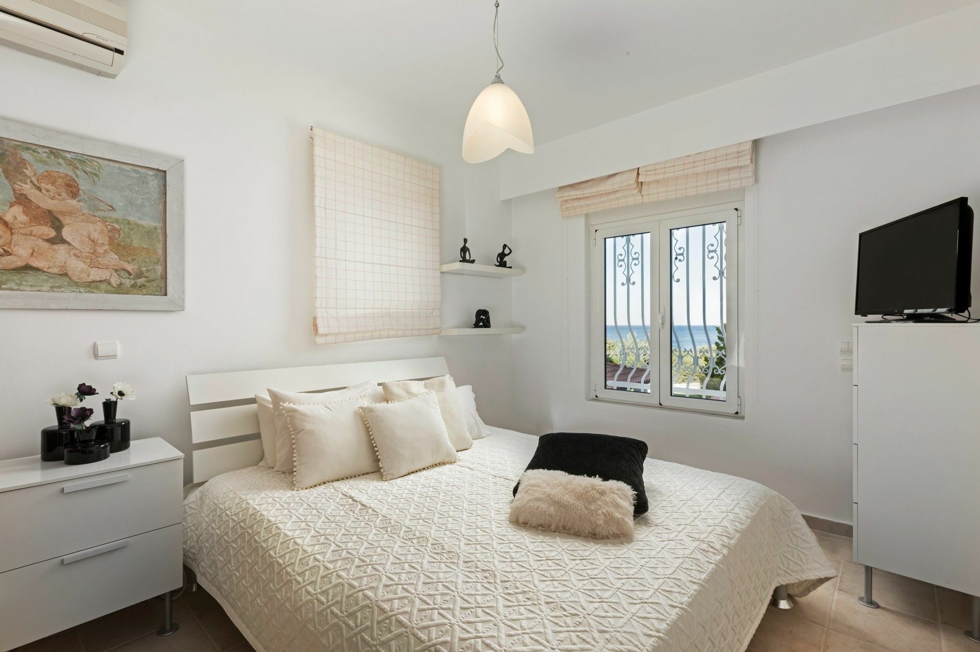 Villa Antonoglou - Waterfront Luxury Retreat Lachaniá