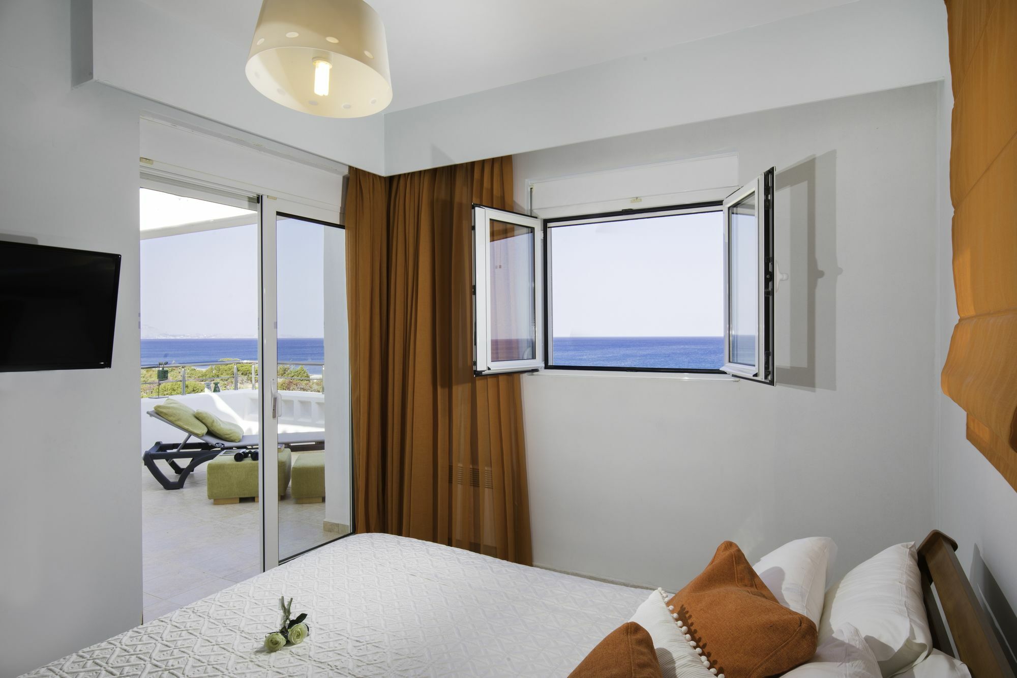Antonoglou - Waterfront Luxury Retreat Villa *