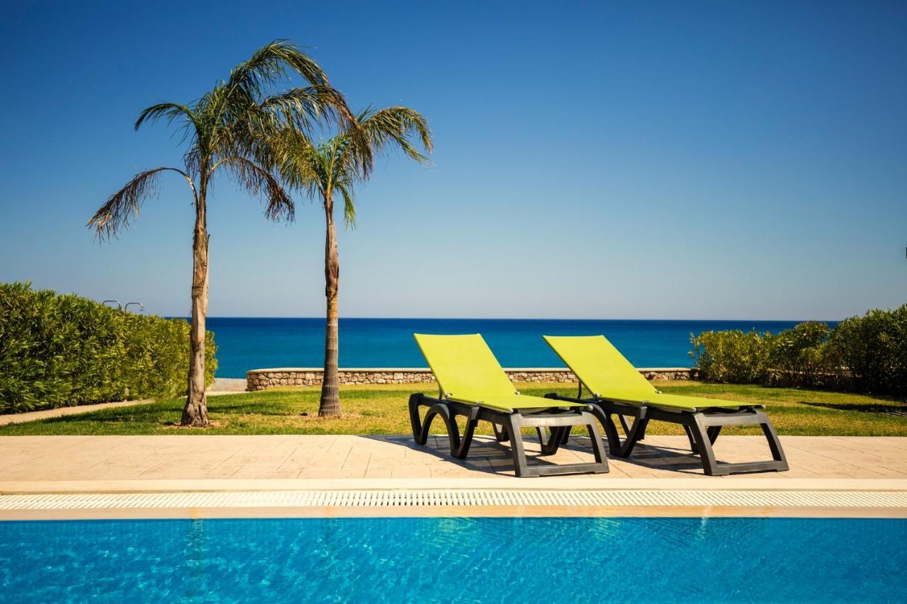 Villa Antonoglou - Waterfront Luxury Retreat Lachania